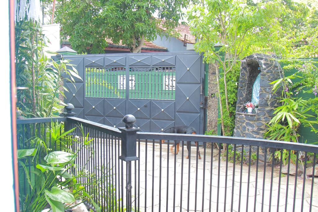 Familyhouse Appartamento Negombo Esterno foto